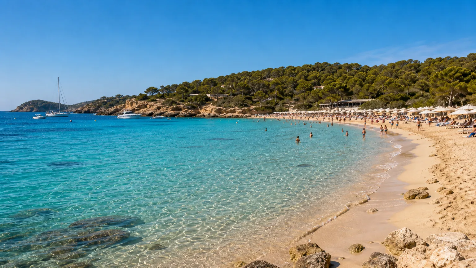 Cala Bassa: guia de praia em Ibiza